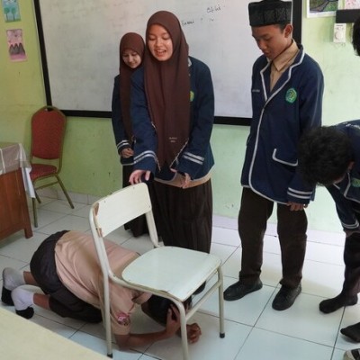 Hari Kesiapsiagaan Bencana 2025, MTsN 19 Jakarta Gelar Simulasi Gempa Bersama BPBD DKI Jakarta