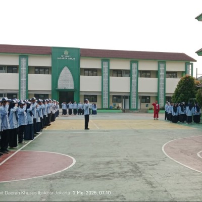 Hardiknas di MTsN 42: Momentum Refleksi dan Aksi untuk Pendidikan yang Lebih Baik