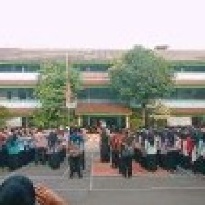 Peringatan Hari Pendidikan Nasional 2025 di MAN 3 Jakarta Pusat Berlangsung Khidmat