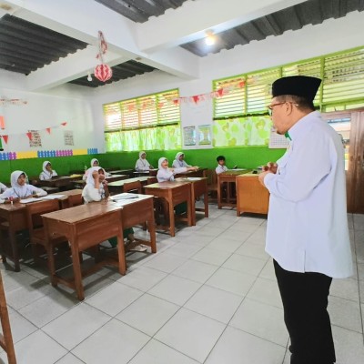 Asesmen Madrasah, Kasubbag TU : Perbanyak Membaca Buku, Kurangi Bermain Handphone