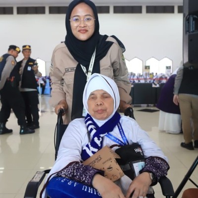 Dari Tukang Pijat Ke Baitullah: Inspirasi Ibu Siti