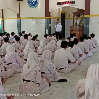Serentak, 159 Peserta Didik MTsN 42 Jakarta Ikuti Ujian Madrasah Berbasis Digital