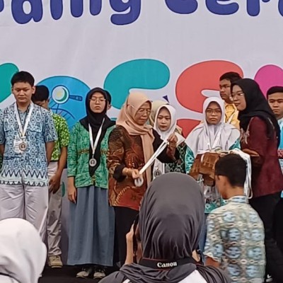 Madrasah Bisa! MAN 3 Jakarta Pusat Raih Medali Honorable Mention di KOSSMI 2025