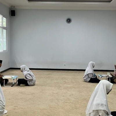 Sebanyak 70 Siswa MTsN 6 Jakarta Ikuti Ujian Tahfidz Jelang Kelulusan