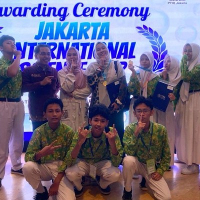 Siswa MTsN 29 Jakarta Timur Raih Medali Emas di Ajang Sains Nasional dan Internasional