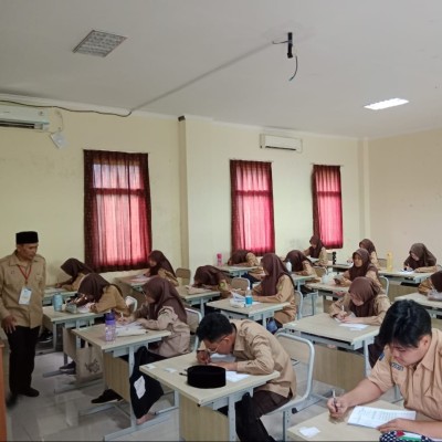 Ujian Syahadah Al-Azhar bagi Kelas XII MAN 4 Al-Azhar Asy-Syarif Indonesia Resmi Dimulai