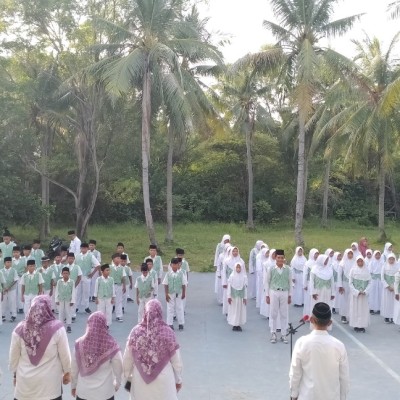 Persiapkan Siswa MIN 17 Kepulauan Seribu Hadapi SAS, Bahtiaroni: Disiplin Jadi Kunci