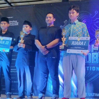 MTsN 4 Jakarta Selatan Raih Prestasi Membanggakan di Bogor Technobot Competition 2025