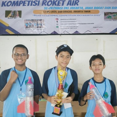 Roket Air Mizan Putra Atjama, Siswa MTsN 42 Jakarta Meluncur ke Tingkat Nasional