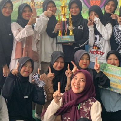 MTsN 6 Jakarta Sabet Juara 1 Tari Ratoeh Jaroe di Ma’ruf Festival