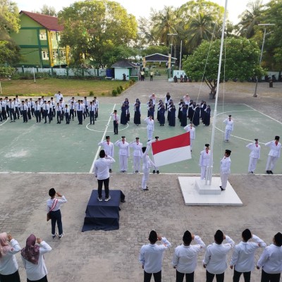 Upacara Harkitnas: Momentum MTsN 26 Bangkitkan Jiwa Patriotik Siswa