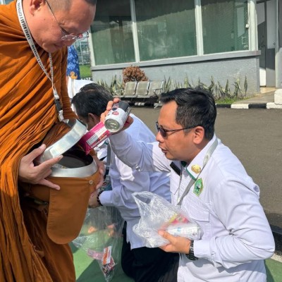 Hadiri Perayaan Waisak, Joko Santoso Ikuti Puja Bhakti Bersama