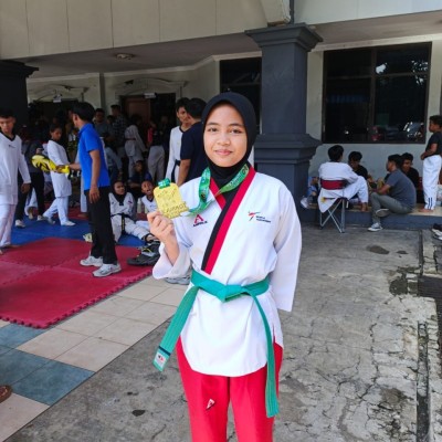Reisya Faras Raih Medali Emas pada Kejurkot Taekwondo Jakarta Selatan