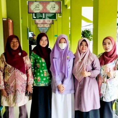 Aisyah Nadhroh, Siswi MAN 7 Jakarta Raih Juara 3 Lomba Cipta Puisi FLS3N Jakarta Selatan