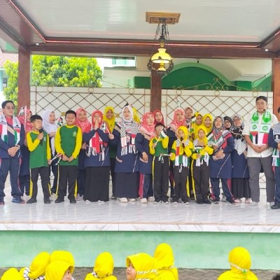 MIN 21 Jakarta Timur Ajak Siswa Peduli Gaza Lewat Dongeng Inspiratif ‘Peluk Palestina’