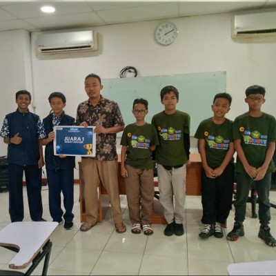 Torehan Prestasi Tim Robotik MTsN 3 Jakarta di Ajang KOMTEKA 2025