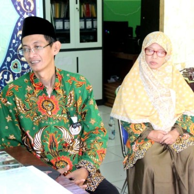 Langka, Madrasah Diniyah Takmiliyah Di Jakarta Utara Ajarkan Kitab Fiqh Safinatunnajah