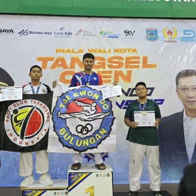 Dari Madrasah ke Podium Juara: Kisah Ahmad Hermulyo Dziaulhaq di Ajang Taekwondo