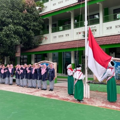 Pendidikan Nilai Pancasila Ditekankan dalam Upacara di MIN 4 Jakarta Selatan