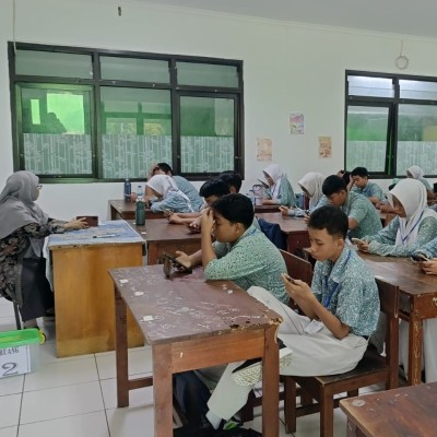 MTsN 10 Jakarta Gelar Asesmen Sumatif Akhir Tahun Secara Digital