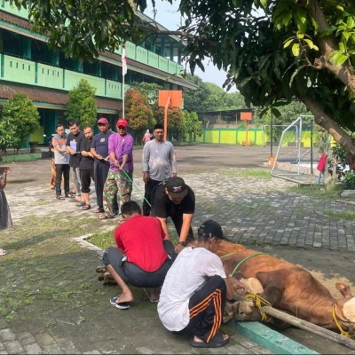 MTsN 40 Jakarta Barat Laksanakan Pemotongan Hewan Qurban, Tanamkan Nilai Kepedulian dan Kebersamaan