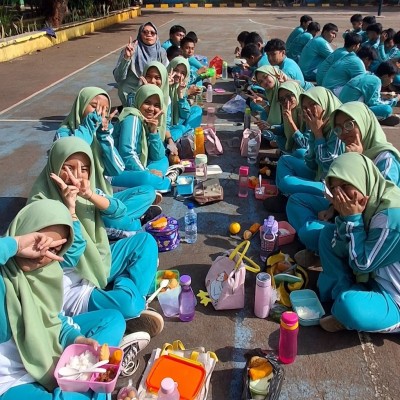 Momen Hangat Usai Senam Pagi di MTsN 37 Jakarta