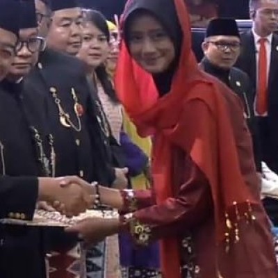 Javeline Kenzie Haurazuhda: Kilau Prestasi dari MTsN 7 Jakarta di Hari Jadi Ibu Kota