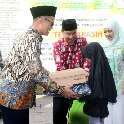 Sampaikan Bantuan Kepada Siswa Madrasah Kapuk Muara, Adib: Semangat Untuk Bangkit
