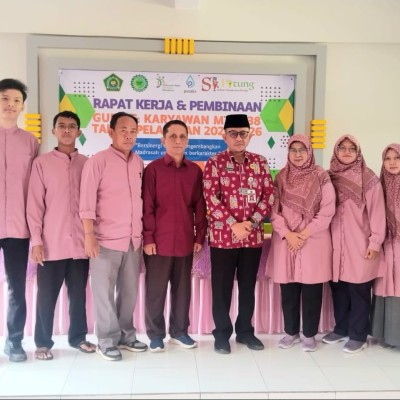 Buka Rapat Kerja MTsN 38, Kasubbag TU Beberkan Pentingnya Soliditas Pada Lembaga