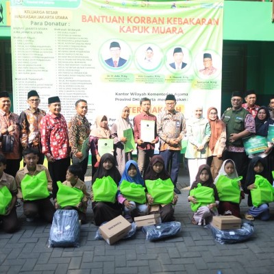 Dari Abu Menjadi Asa: Sentuhan Kemanusiaan Kemenag DKI untuk Korban Kebakaran Kapuk Muara