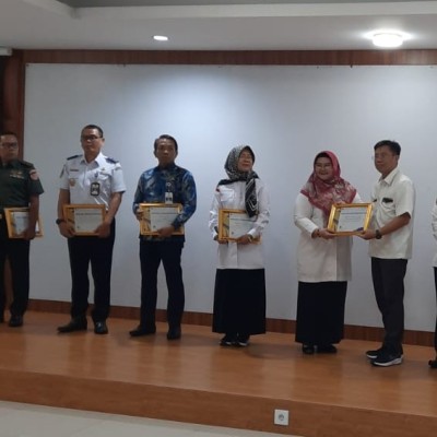 Gebrakan di Stakeholder's Day 2025: Bundo Yessy Sabet Gelar Pengelola Anggaran Terbaik