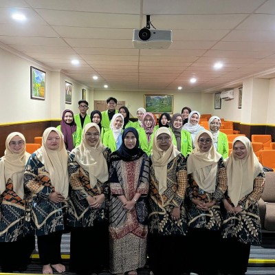 Kunjungan KKL Mahasiswa UIN Walisongo ke MAN 4 Jakarta Selatan