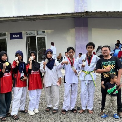 Tim Taekwondo MTsN 6 Jakarta Sabet 1 Emas dan 5 Perak di Ajang Perang Bintang Pelajar