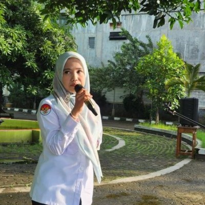 Pimpin Apel Pagi, Silvia Hanim Informasikan Giat Seksi Pondok Pesantren