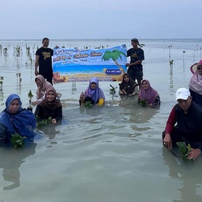 Gerakan Ekoteologi MIN 21 Jakarta: Satu Mangrove, Sejuta Harapan di Pulau Pari