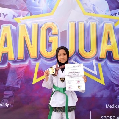 Kecil-Kecil Cabe Rawit: Zivana Azka dari MIN 21 Jakarta Taklukkan Kejuaraan Taekwondo