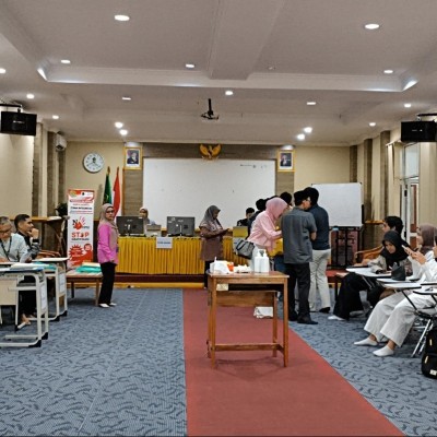 MAN 4 Jakarta Adakan Layanan Cap Tiga Jari dan Penyerahan Ijazah