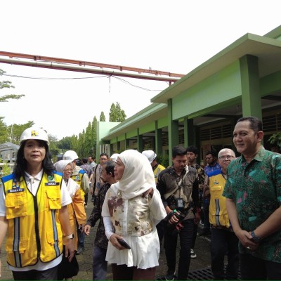 Wamen PU Tinjau MTsN 6 Jakarta Penerima Program PHTC di Jakarta