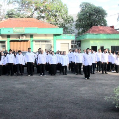 Menyanyikan Pengabdian: Mars Kemenag Jadi Penguat Semangat ASN Jakarta Utara