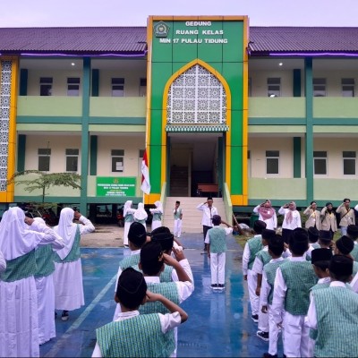 Tahun Ajaran Baru, Semangat Baru: Upacara Pembuka di MIN 17 Kepulauan Seribu