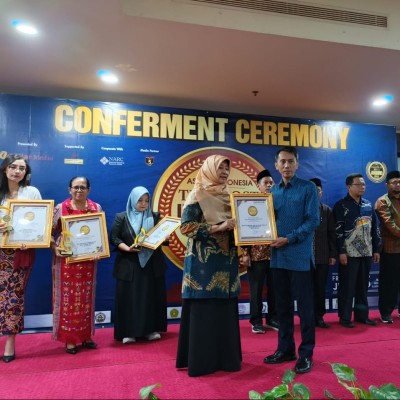 Kepala MAN 6 Jakarta Terima Penghargaan atas Komitmen dalam Pendidikan Berintegritas