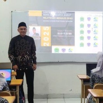 Pelatihan Menulis Buku ,Program Perdana di Asrama MAN 22 Jakarta