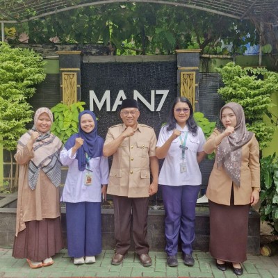 MAN 7 Jakarta dan Puskesmas Srengseng Sawah Gelar Inspeksi Kantin Sehat