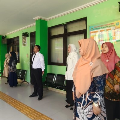 MTsN 19 Jaksel Tanamkan Nasionalisme Lewat Pembiasaan Lagu Indonesia Raya