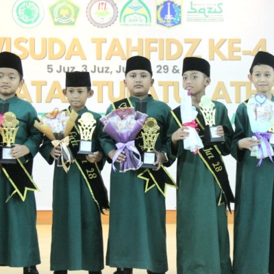 Wisuda Tahfidz dan Matan Tuhfatul Athfal di Jakarta Utara Penuh Khidmat