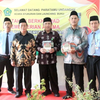 Launching Buku Autobiografi, Kakankemenag: Karya Raslan Jadi Teladan Guru Muda
