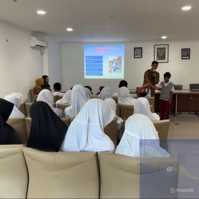 Sepuluh Siswa MIN 17 Dilatih Jadi Dokter Cilik di Puskesmas Pulau Tidung