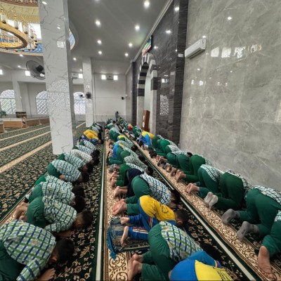Sholat Dhuha Rutin, MIN 14 Tanamkan Disiplin Ibadah Sejak Dini
