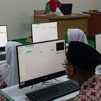 Sembilan Siswa MTsN 26 Berlaga Di Ajang OMI