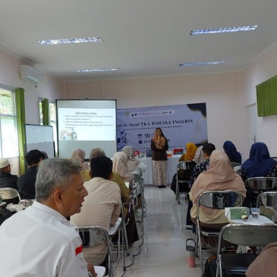 Bedah Soal TKA: MAN 4 Jakarta Selatan Fasilitasi Penguatan Kompetensi Guru